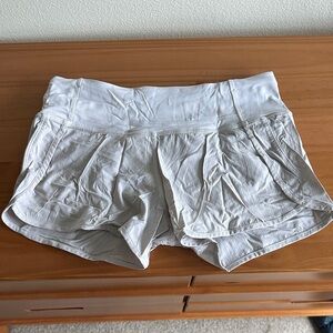 Lululemon speed up shorts (4)
